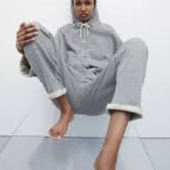 Zara highwaisted soft trousers with turn up hems - Picture 4 of 8